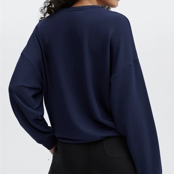 NWT Fabletics Luxe Pullover in a Size Large - Picture 2 of 5